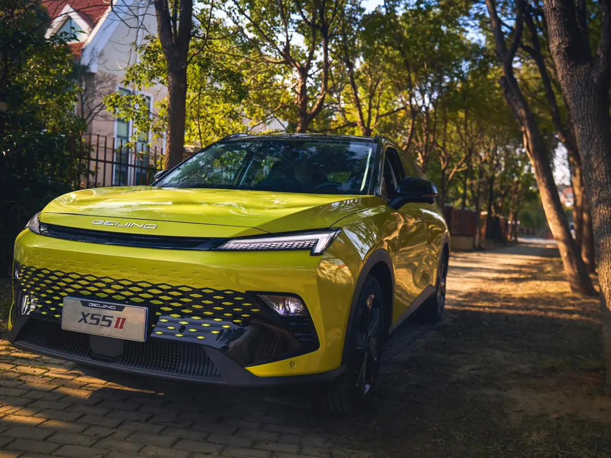 Yellow BAIC X55 II, front three-quarter view